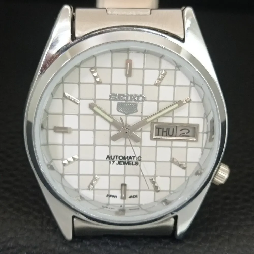 Vintage 1970 Seiko Automatic Mens Silver Watch W/daydate & Gold accents